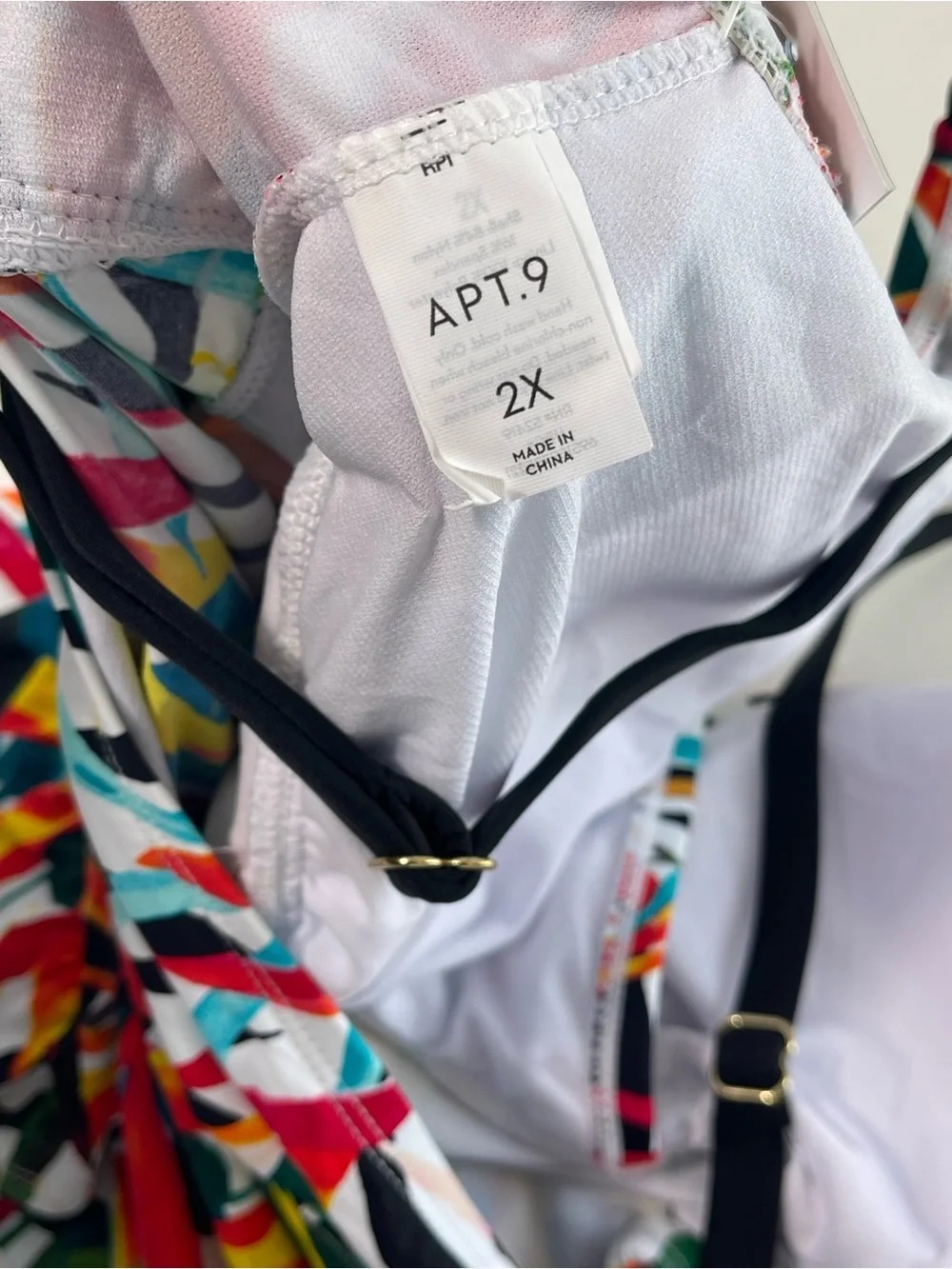 Kohl's APT.9 Multicolor Printed Tankini Top With black straps adjustable NWT